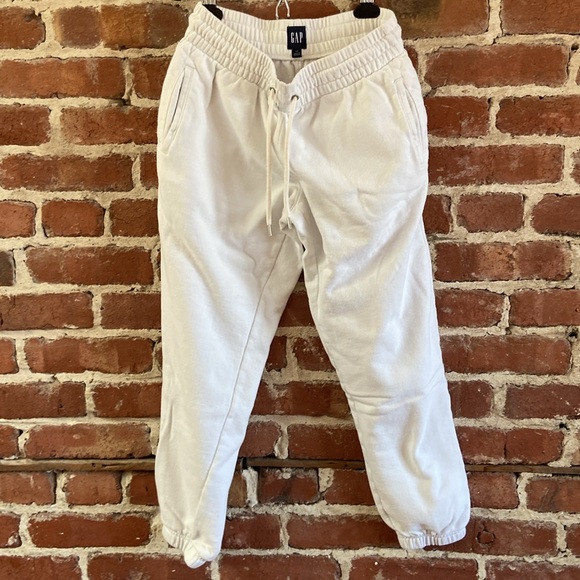 Gap 2 white sweatpants - Picture 1 of 5